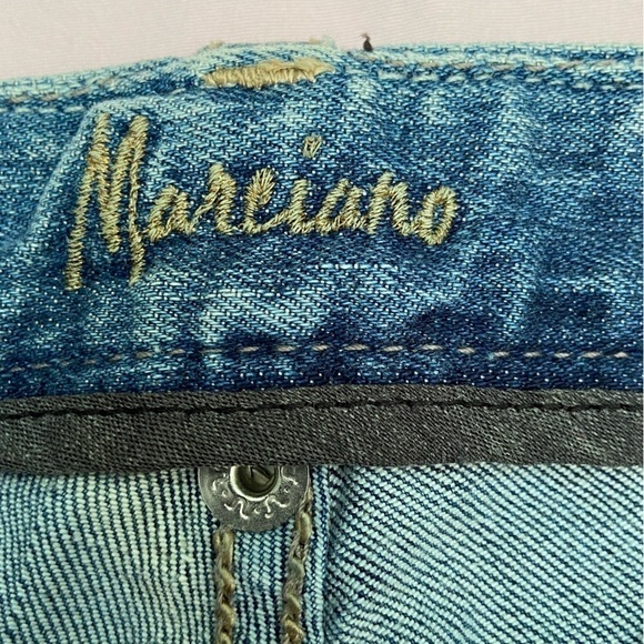 Marcia o jeans have heavy duty snaps in gold town, and really unusual detailing. - Picture 5 of 14